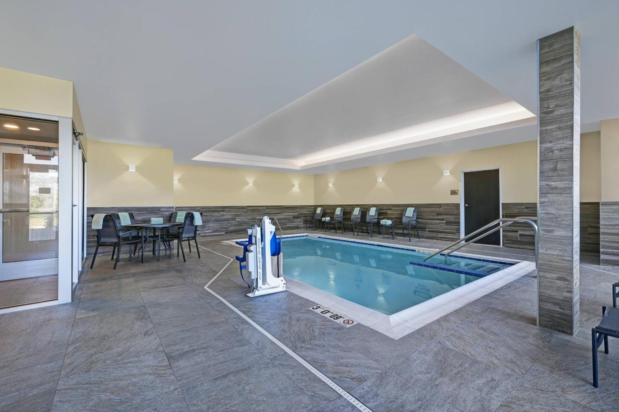 Fairfield Inn & Suites By Marriott Milwaukee Brookfield Ngoại thất bức ảnh